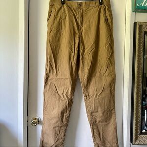 Eddie Bauer Tan Khakis Relaxed Fit men’s size 36x32 NWOT